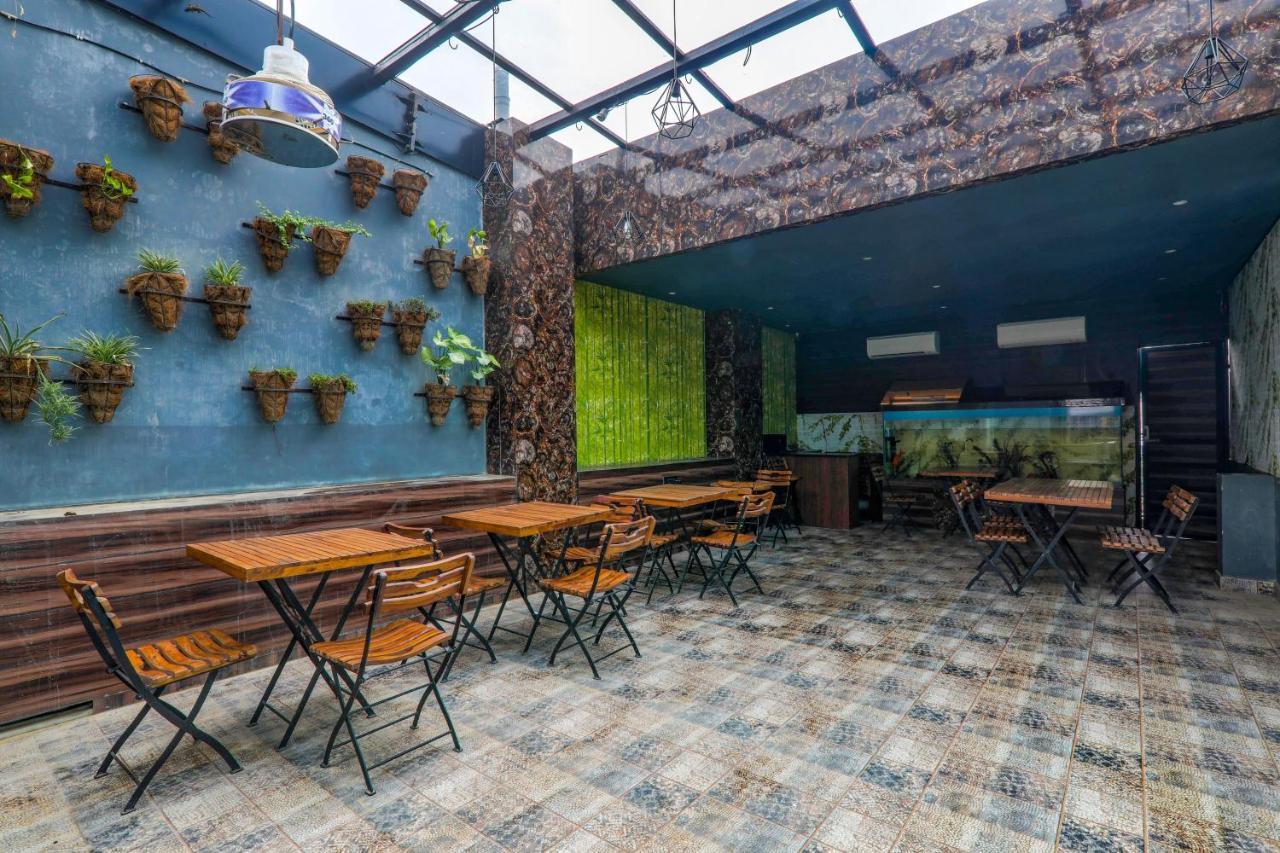 Fabexpress Lemon Grass Hotel Варанаси Екстериор снимка