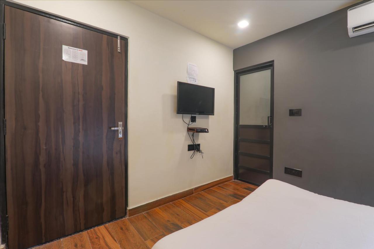 Fabexpress Lemon Grass Hotel Варанаси Екстериор снимка