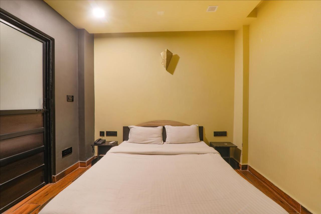 Fabexpress Lemon Grass Hotel Варанаси Екстериор снимка