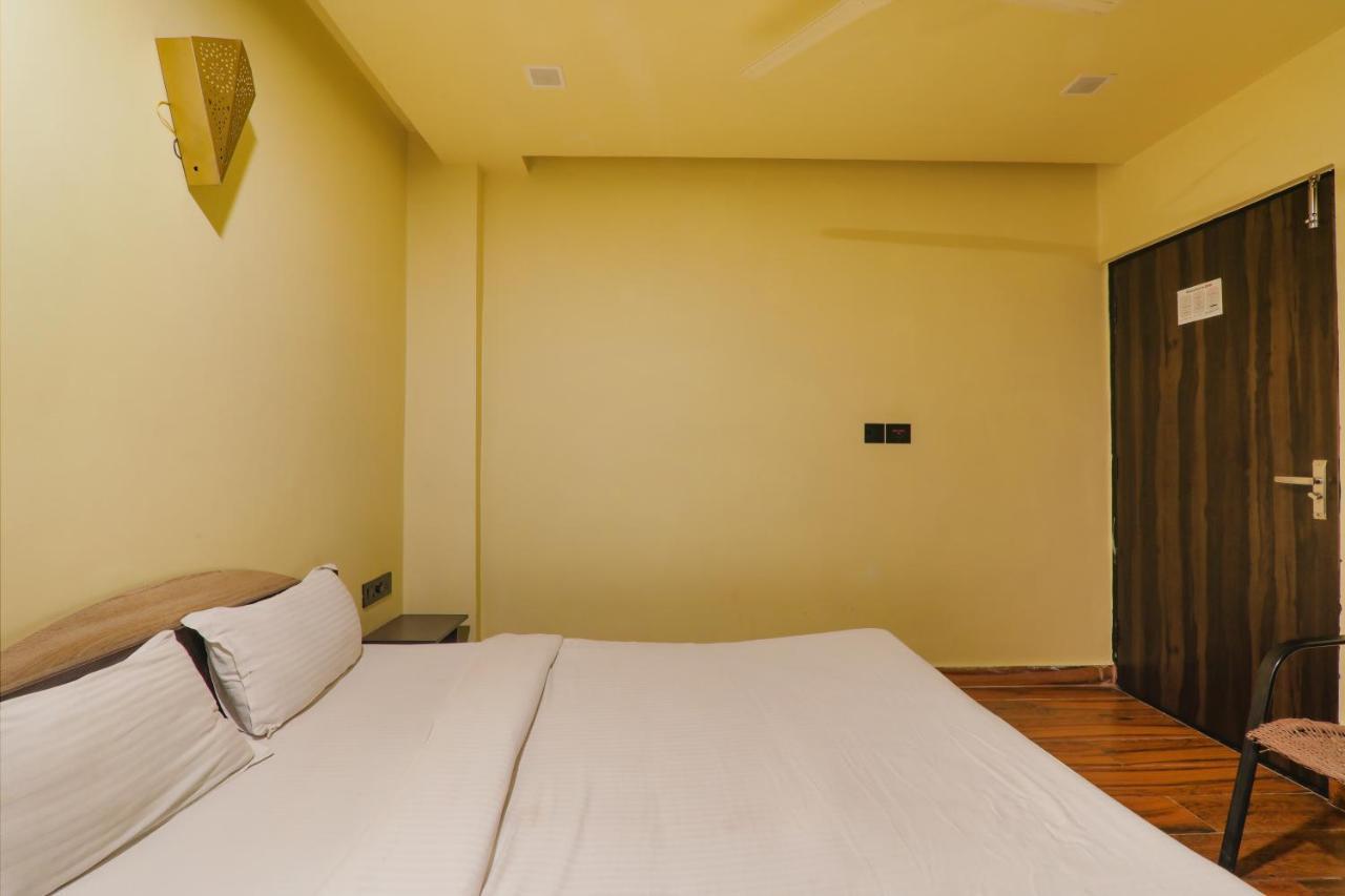Fabexpress Lemon Grass Hotel Варанаси Екстериор снимка